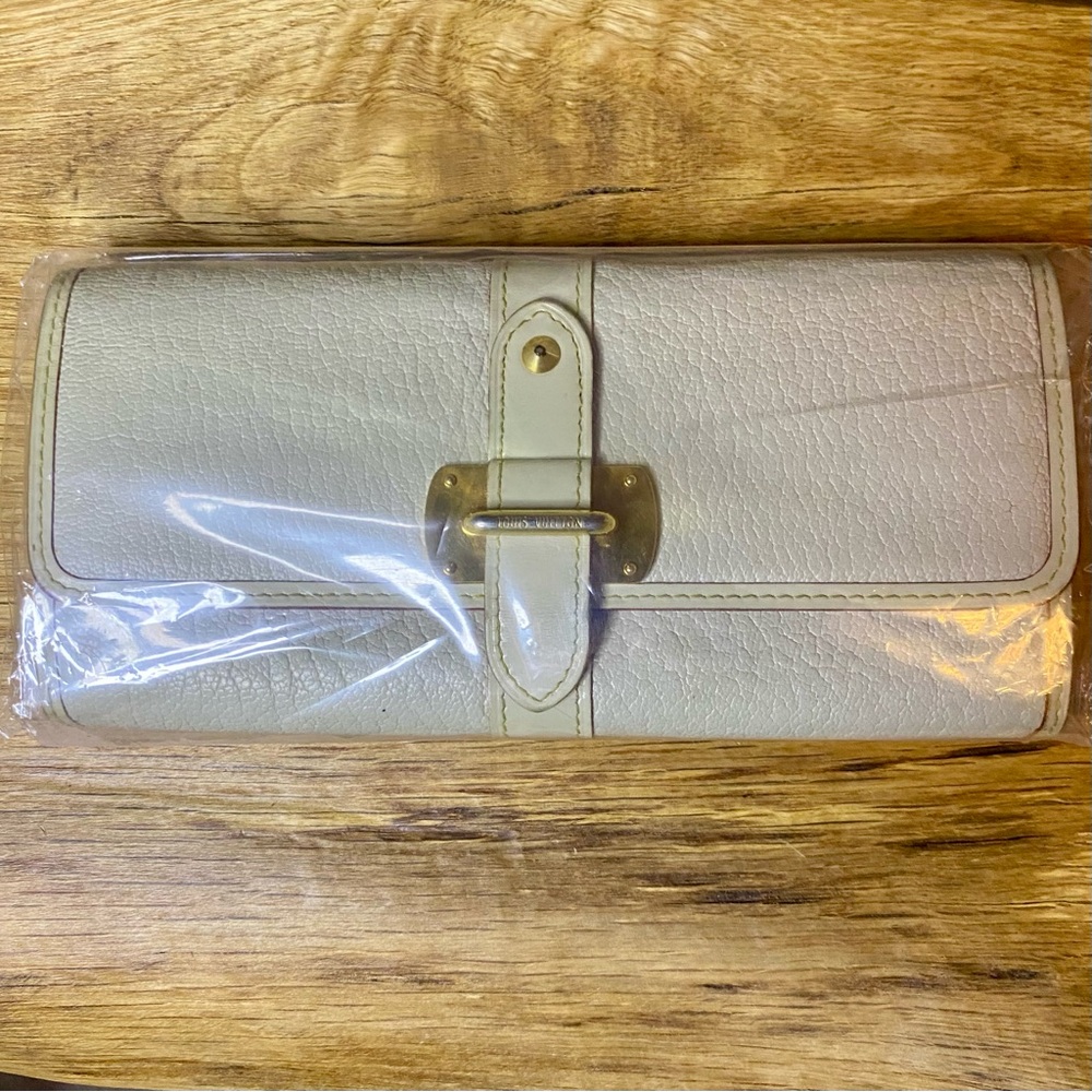 Louis Vuitton Suhali Leather Le Favori Long Wallet - Picture 3 of 16